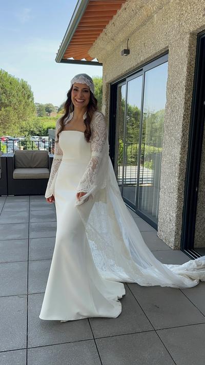 Trança de espinha com ondas soltas, na manhã do casamento